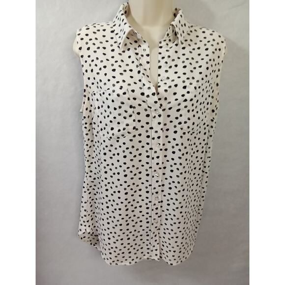 Merona Tops - Merona medium sleeveless button up white with black polka dots pockets